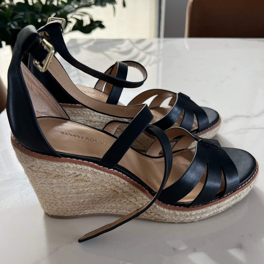 NWOT Banana Republic Black Leather Espadrille Wedge Sandals, Size 9
